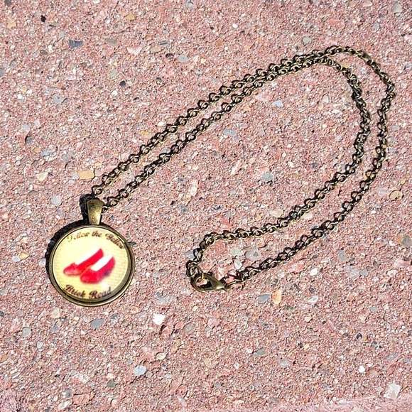 3/$20 Wizard of Oz Necklace Dorothys Red Slippers Cabochon Dome Pendant Jewelry - Picture 4 of 11